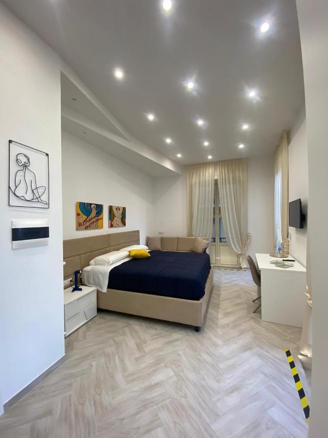 Flo' Hotel Napoli Bagian luar foto