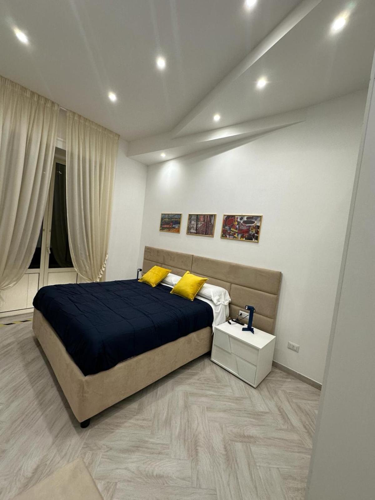 Flo' Hotel Napoli Bagian luar foto