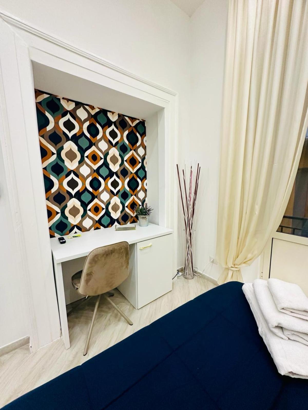 Flo' Hotel Napoli Bagian luar foto