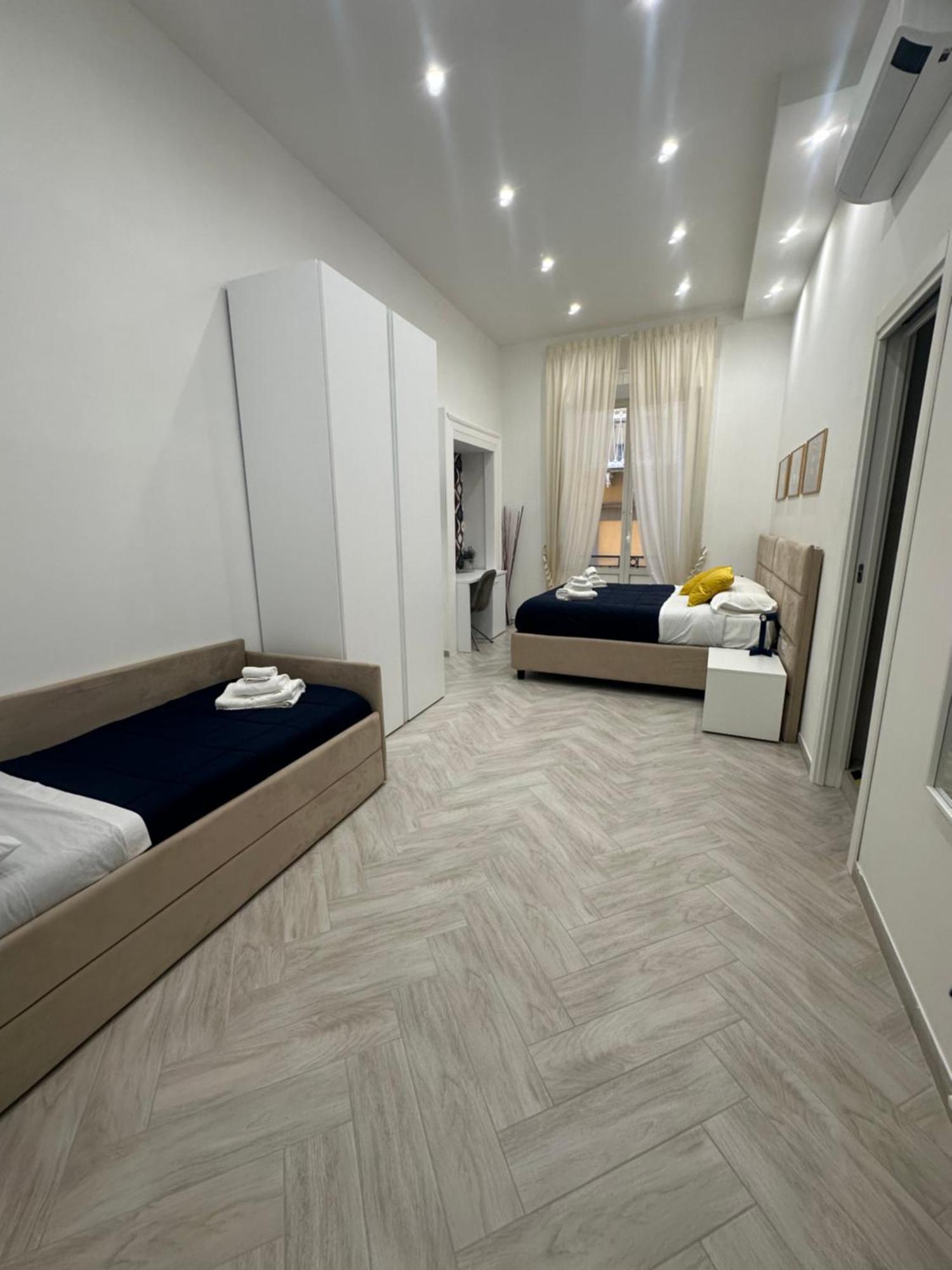 Flo' Hotel Napoli Bagian luar foto