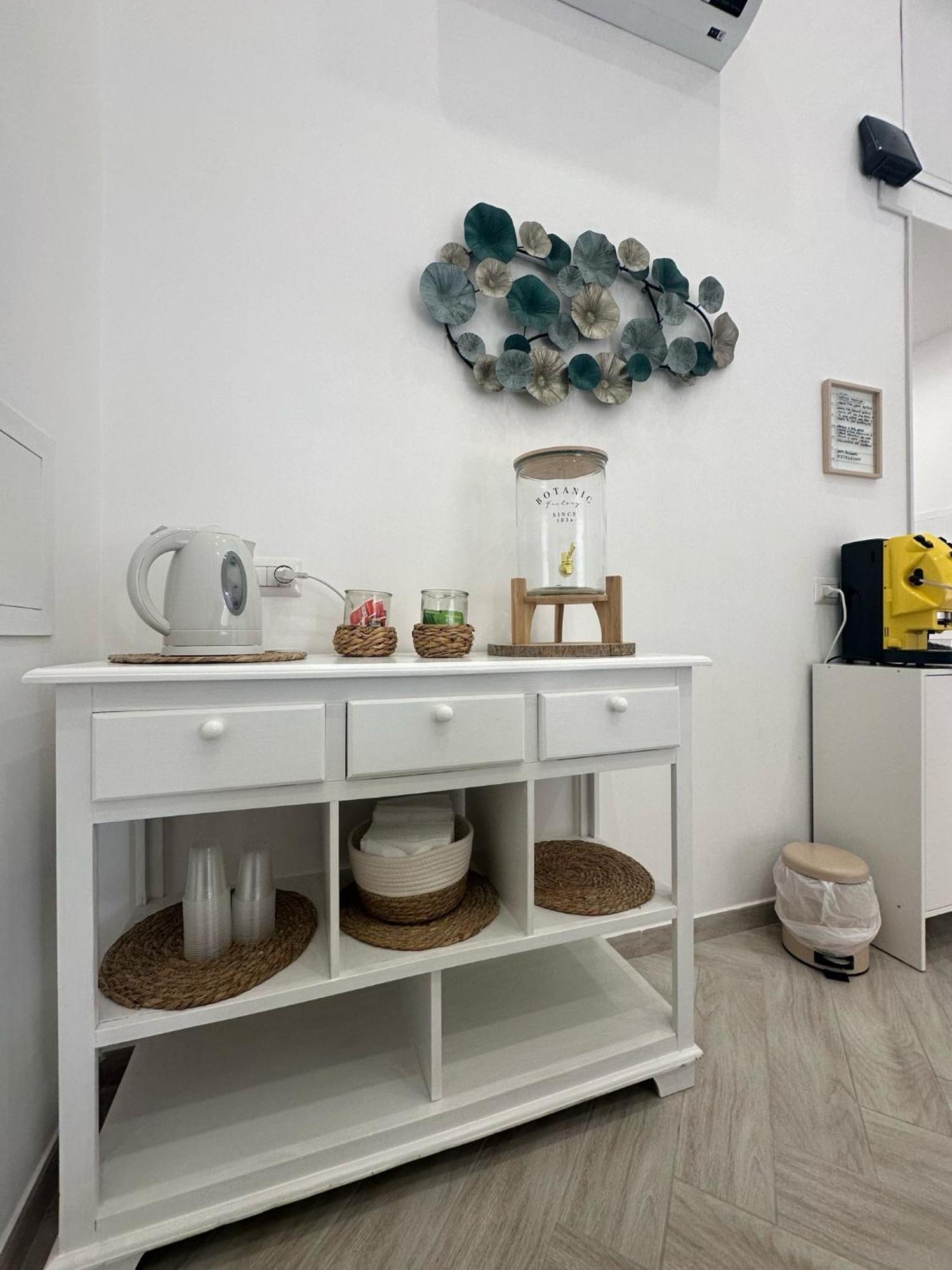 Flo' Hotel Napoli Bagian luar foto