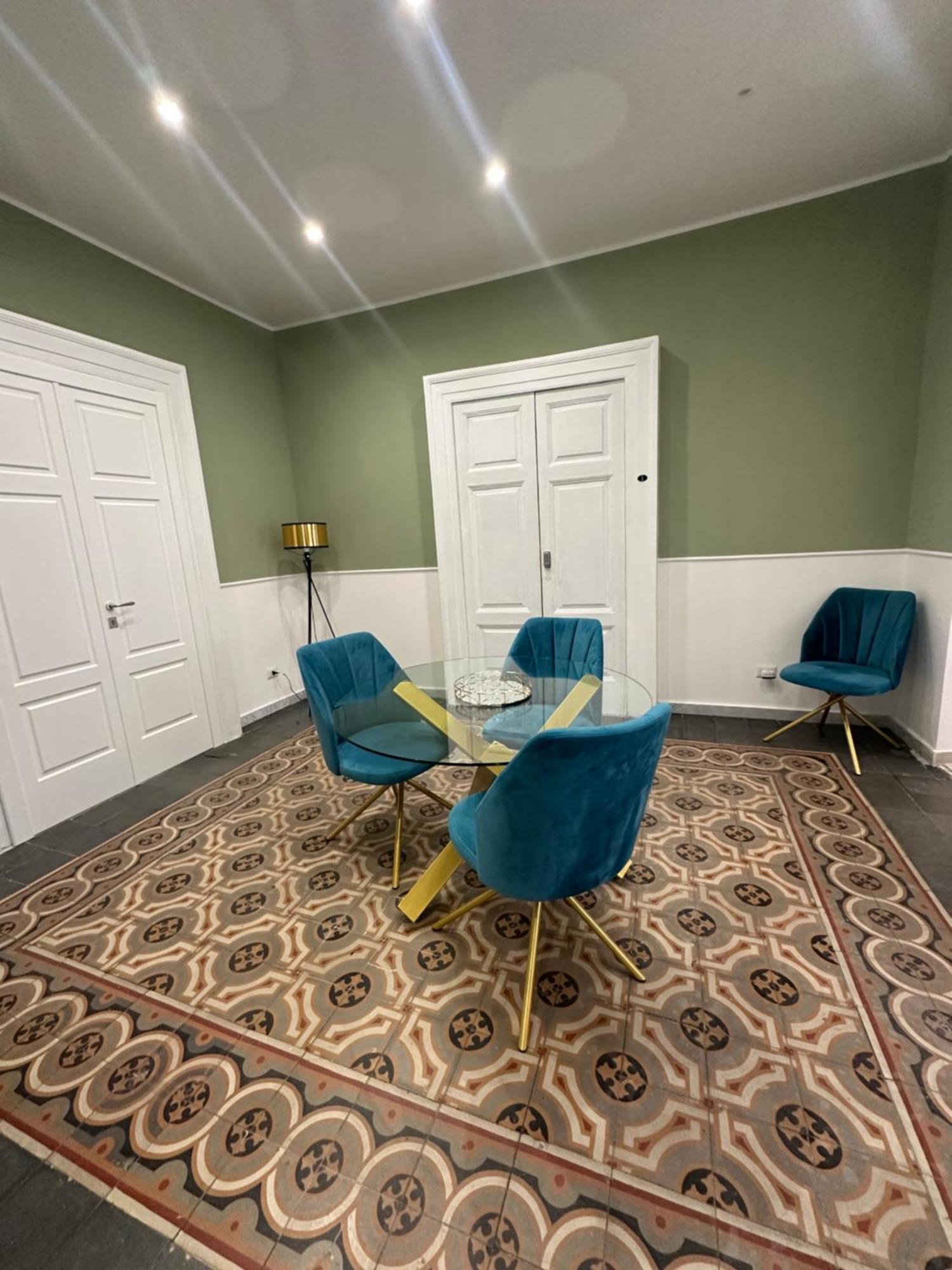 Flo' Hotel Napoli Bagian luar foto